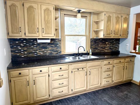 Tiny photo for 721 Adams Street, Ottawa, IL 61350 (MLS # 12564947)