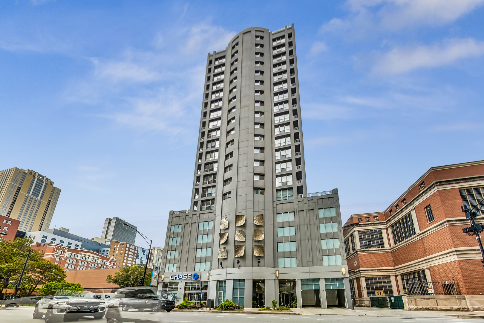 600 N DEARBORN Street 1006
