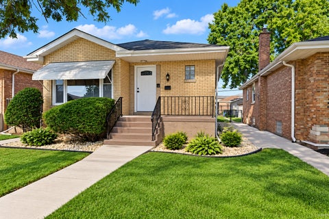 Photo of 12334 S Loomis Street, Calumet Park, IL 60827 (MLS # 12743266)