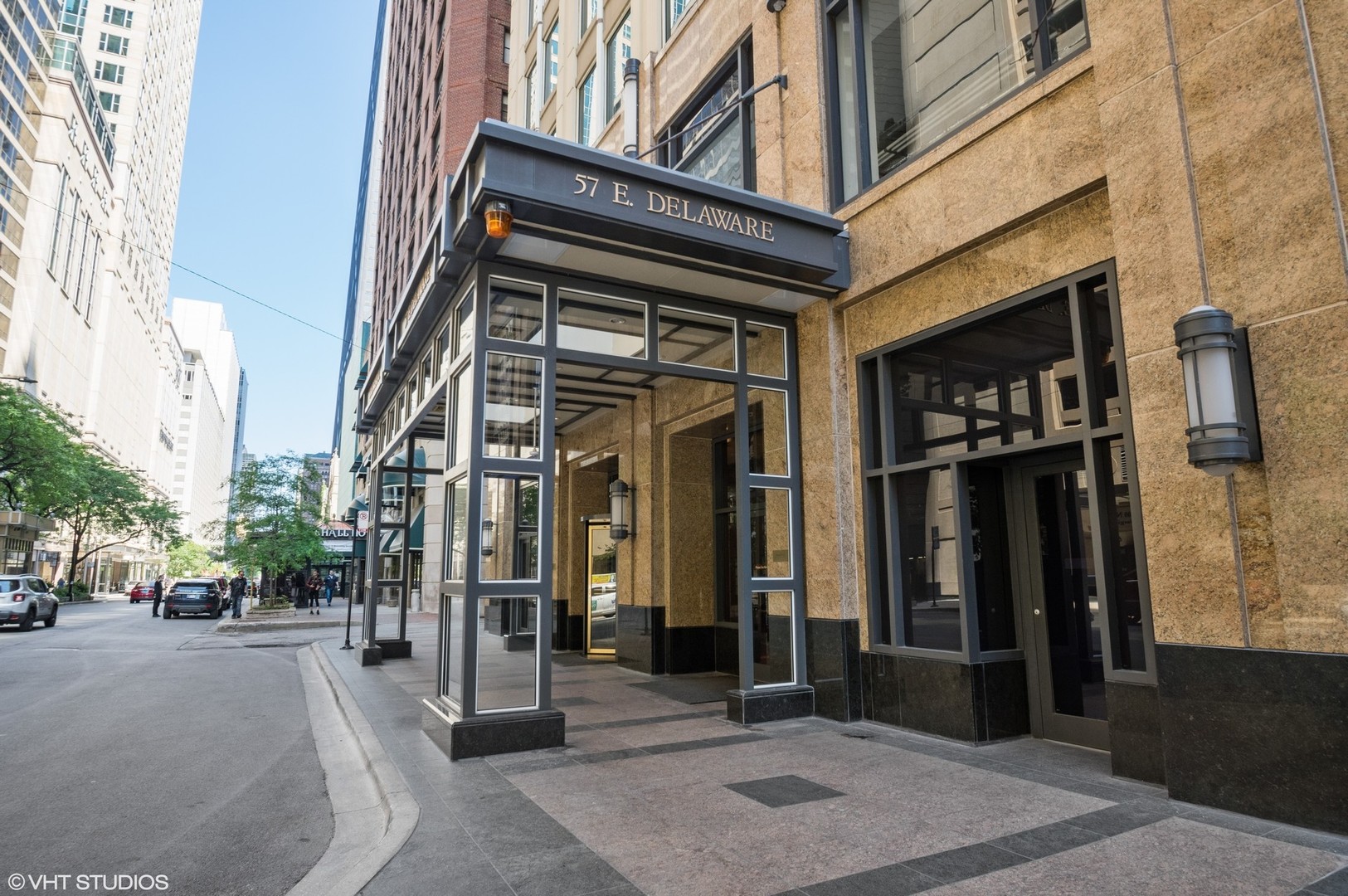 57 E Delaware Place 3401