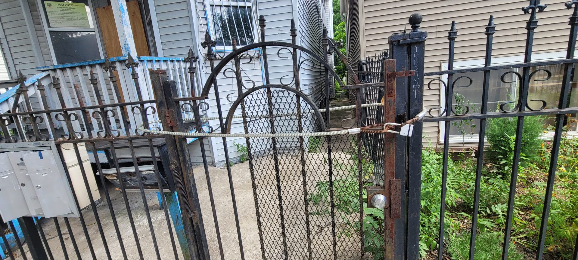 1837 N ALBANY Street