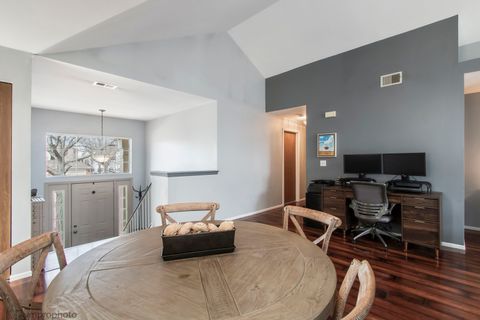 Tiny photo for 30W019 Juniper Court #30W019, Warrenville, IL 60555 (MLS # 12594538)