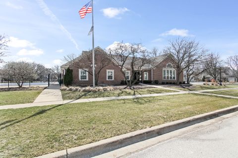 Tiny photo for 30W019 Juniper Court #30W019, Warrenville, IL 60555 (MLS # 12594538)