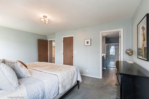 Tiny photo for 30W019 Juniper Court #30W019, Warrenville, IL 60555 (MLS # 12594538)