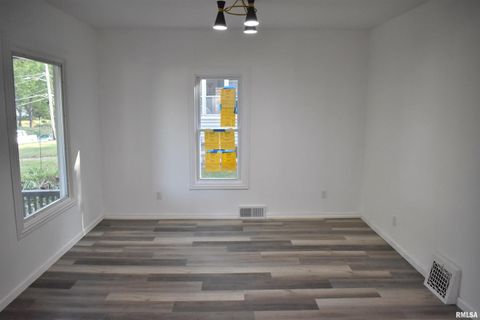 Tiny photo for 926 43RD Street, Rock Island, IL 61201 (MLS # 12586364)