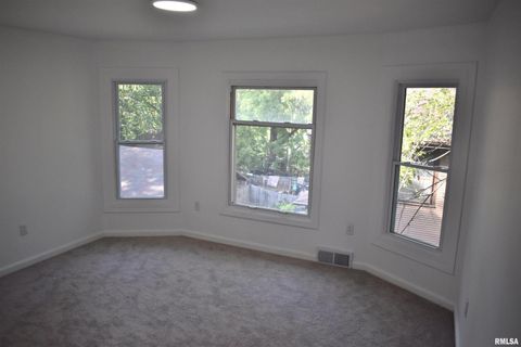 Tiny photo for 926 43RD Street, Rock Island, IL 61201 (MLS # 12586364)