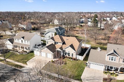 Tiny photo for 1894 Maine Drive, Elk Grove Village, IL 60007 (MLS # 12603691)
