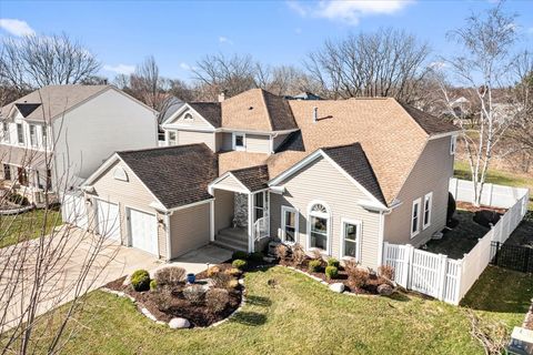 Tiny photo for 1894 Maine Drive, Elk Grove Village, IL 60007 (MLS # 12603691)