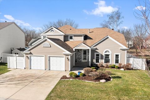 Photo of 1894 Maine Drive, Elk Grove Village, IL 60007 (MLS # 12603691)