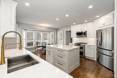 Tiny photo for 1894 Maine Drive, Elk Grove Village, IL 60007 (MLS # 12603691)