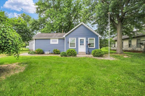 Photo of 506 E Richardson, Farmer City, IL 61842 (MLS # 12646294)