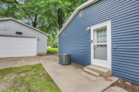 Tiny photo for 506 E Richardson, Farmer City, IL 61842 (MLS # 12646294)