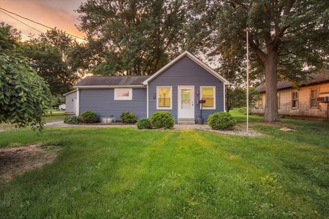 Tiny photo for 506 E Richardson, Farmer City, IL 61842 (MLS # 12646294)