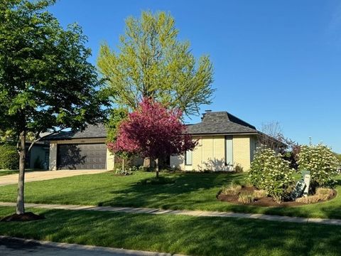 Photo of 1285 Montgomery Drive, Deerfield, IL 60015 (MLS # 12558937)