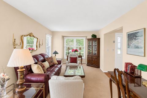Tiny photo for 140 Copperwood Drive, Buffalo Grove, IL 60089 (MLS # 12656889)