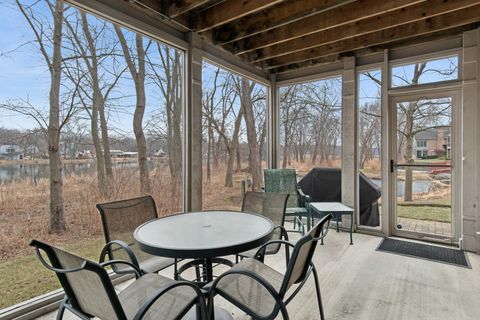 Tiny photo for 1186 Willowgate Lane, St. Charles, IL 60174 (MLS # 12567277)