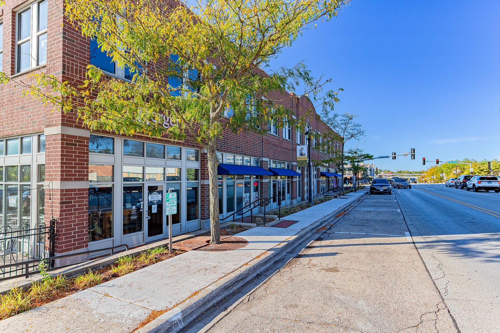 Winfield, Illinois 60190, United States, 6 Bedrooms Bedrooms, ,2 BathroomsBathrooms,Residential,Contingent,231763