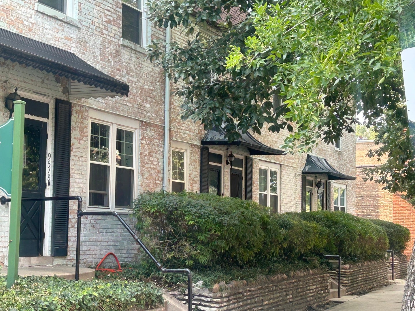 1762 W 95th Place