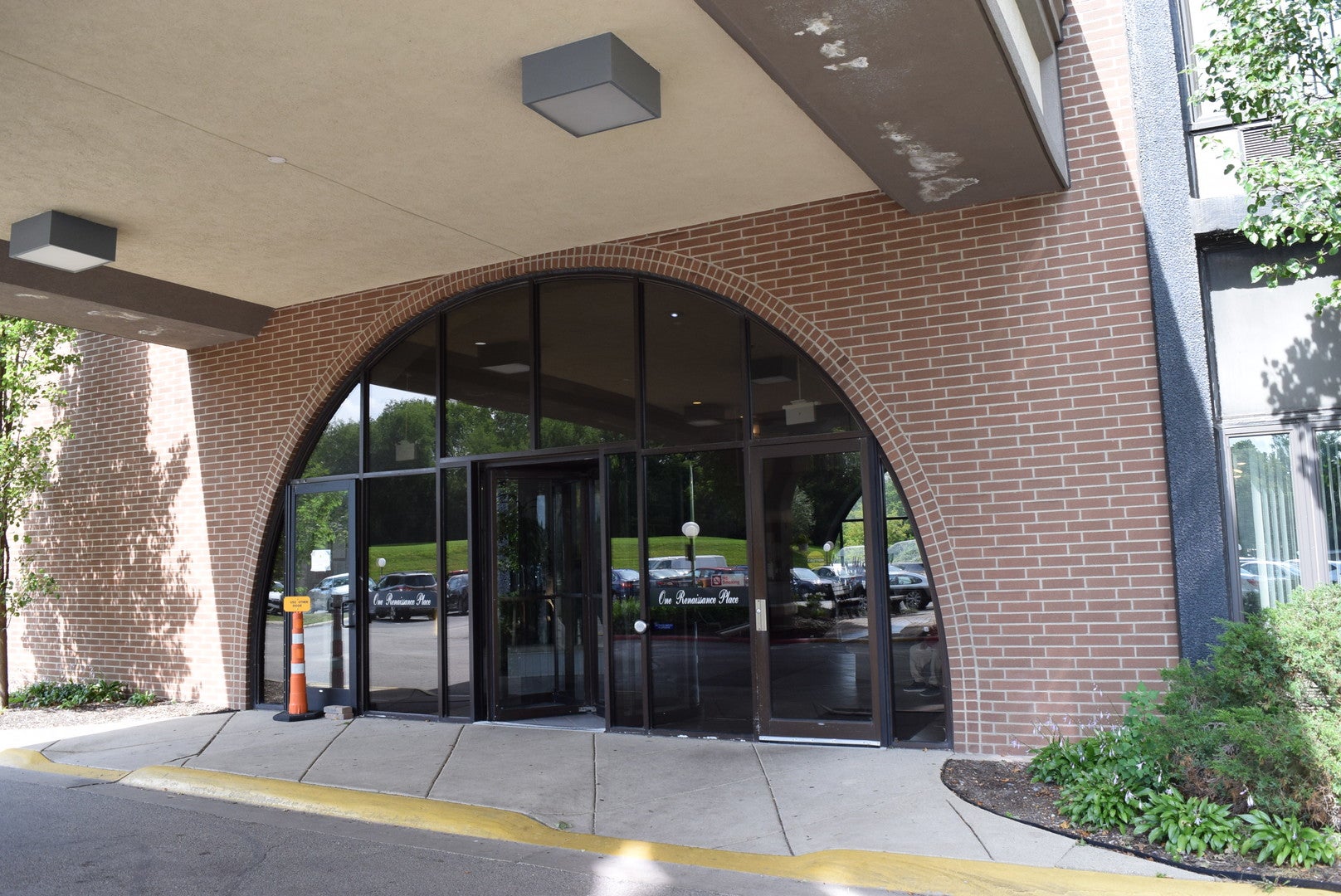 1 Renaissance Place 801