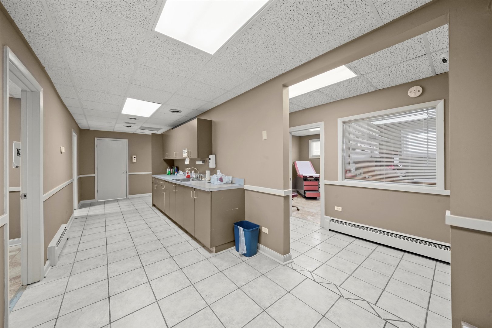 6067 N Northwest Highway, Chicago, IL, 60631 2 6067 N Northwest Highway