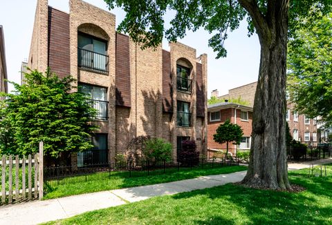 4876 N HERMITAGE Avenue 104 Chicago IL 60640