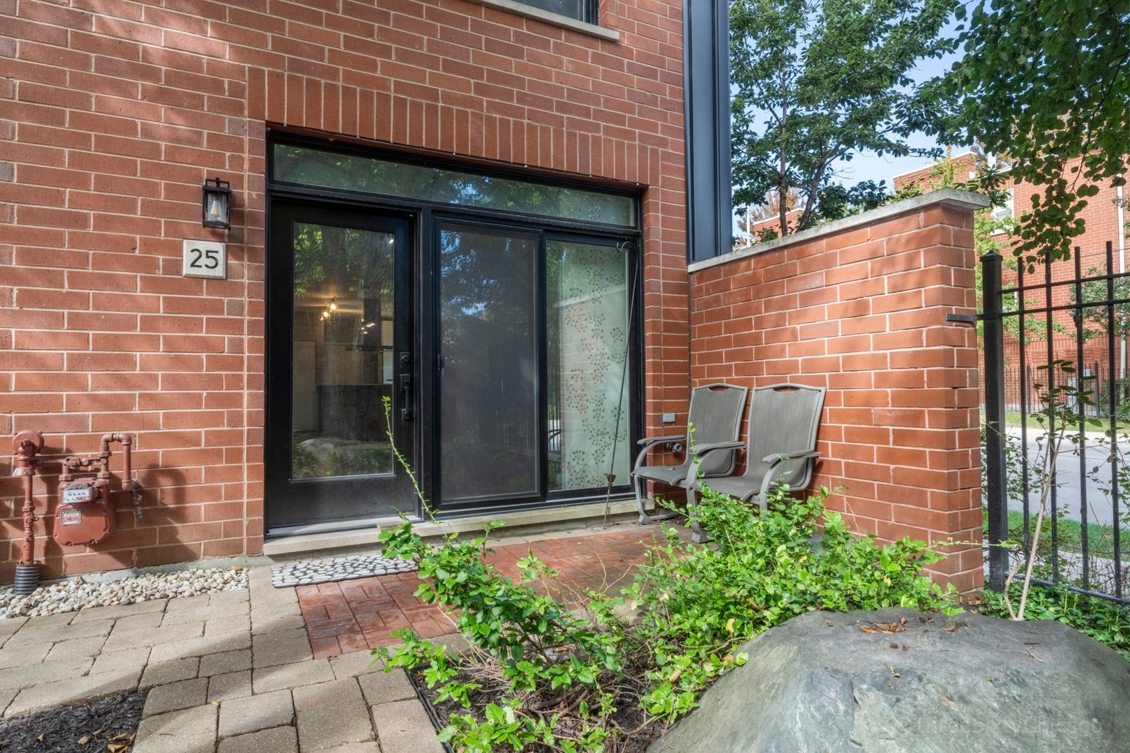 1801 W Diversey Parkway 25