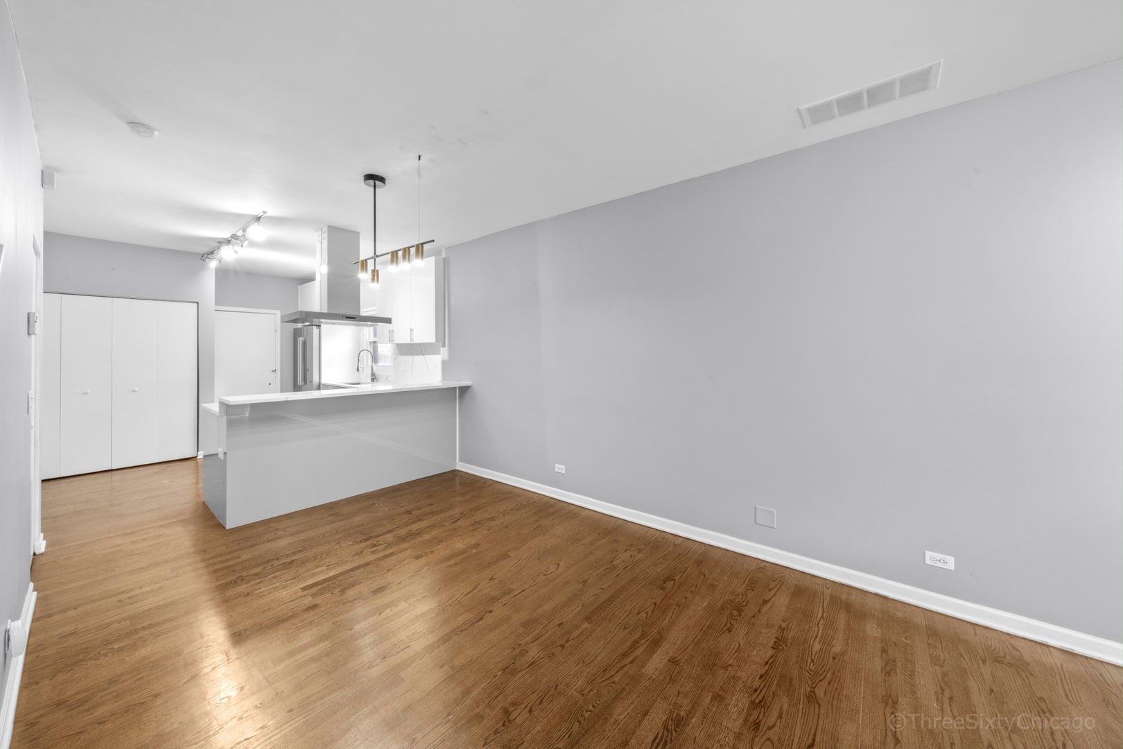 1801 W Diversey Parkway 25