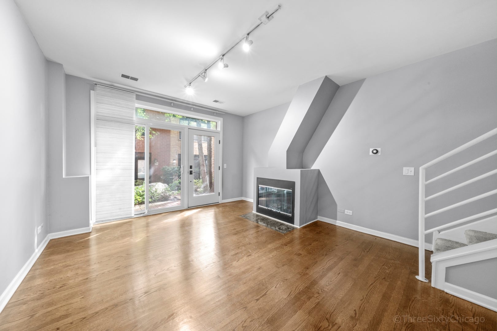 1801 W Diversey Parkway 25
