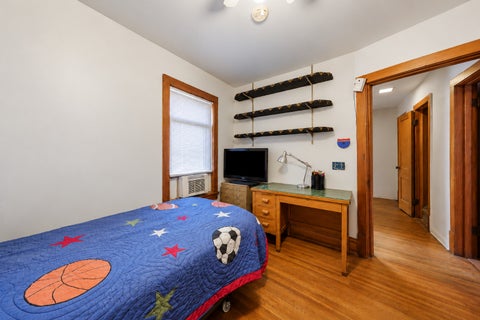 Tiny photo for 841 S Harvey Avenue, Oak Park, IL 60304 (MLS # 12786298)
