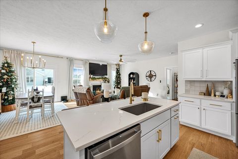 Tiny photo for 2505 Pampas Lane, Bloomington, IL 61705 (MLS # 12539710)