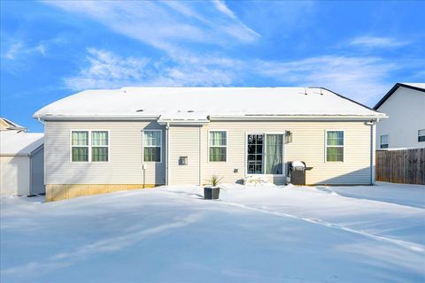 Tiny photo for 2505 Pampas Lane, Bloomington, IL 61705 (MLS # 12539710)