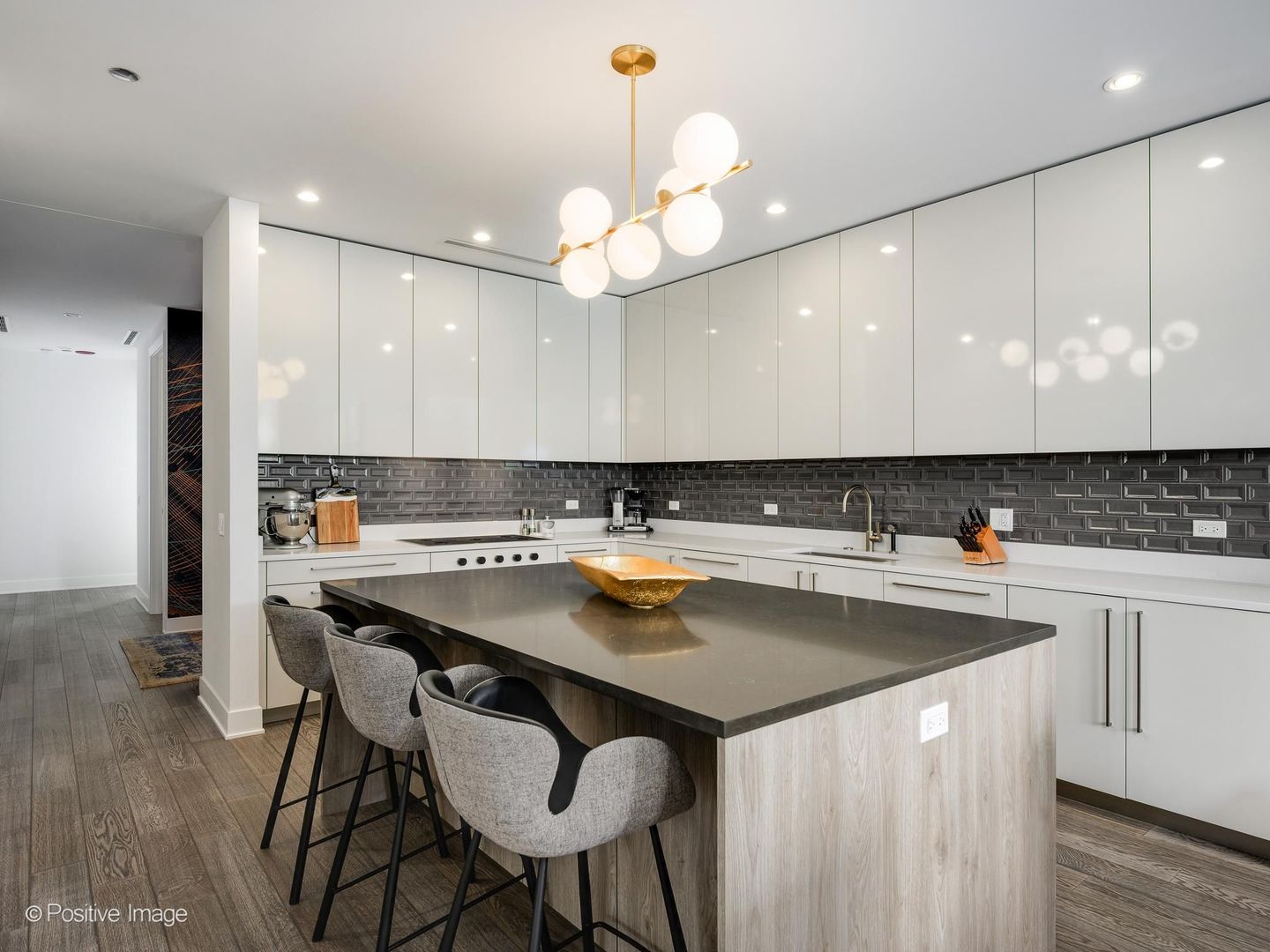 403 N Wabash Avenue 15A