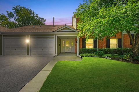 Tiny photo for 125 CLEVELAND Court #M2, Schaumburg, IL 60193 (MLS # 12451844)