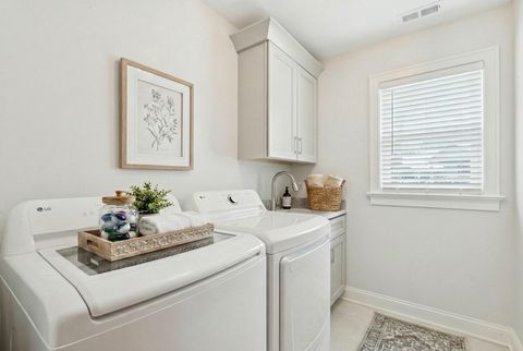 Tiny photo for 885 Geneva Road, St. Charles, IL 60174 (MLS # 12618016)