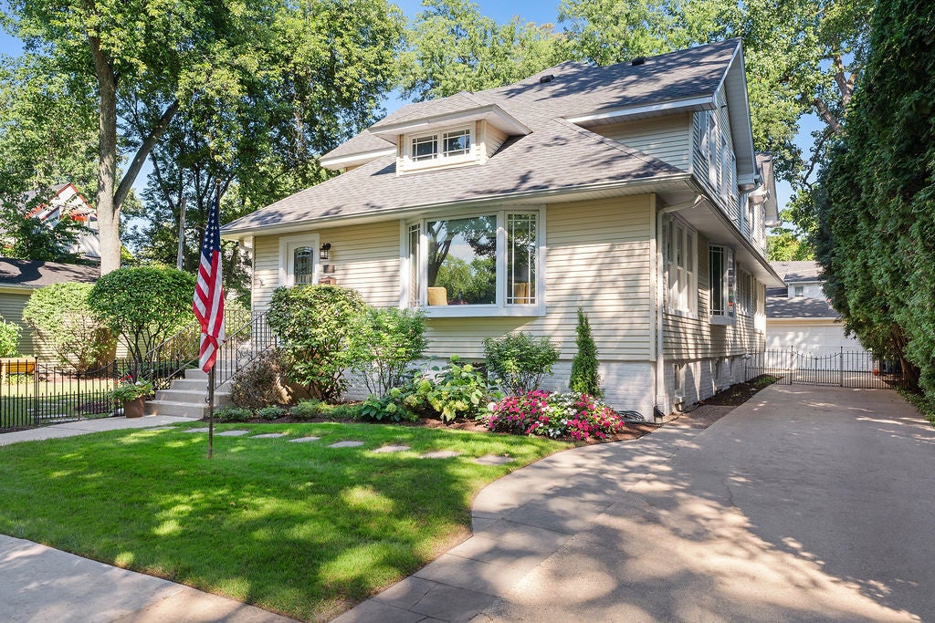 216 4th Street