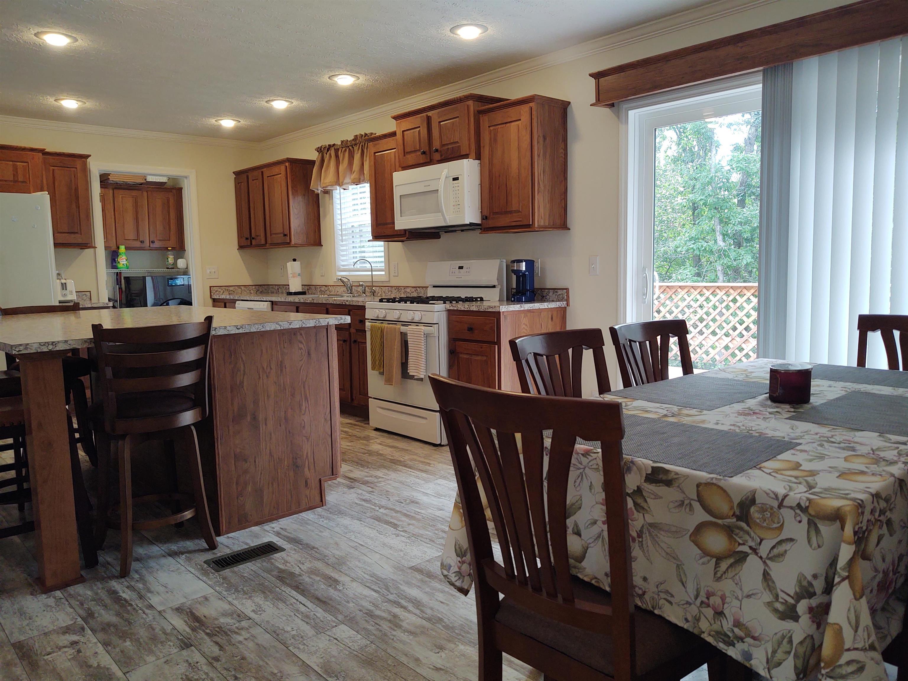 1475 Hound Dog Ridge Road