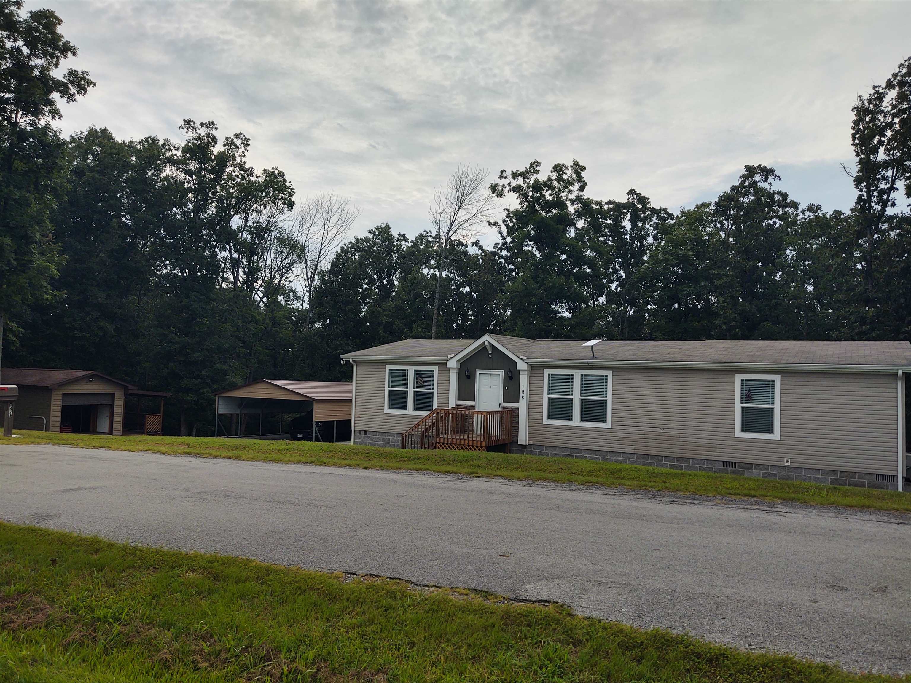 1475 Hound Dog Ridge Road