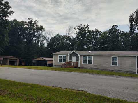 Tiny photo for 1475 Hound Dog Ridge Road, Vienna, IL 62995 (MLS # 100539098)