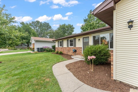 Tiny photo for 1803 Myra Ridge Court, Urbana, IL 61802 (MLS # 12720717)