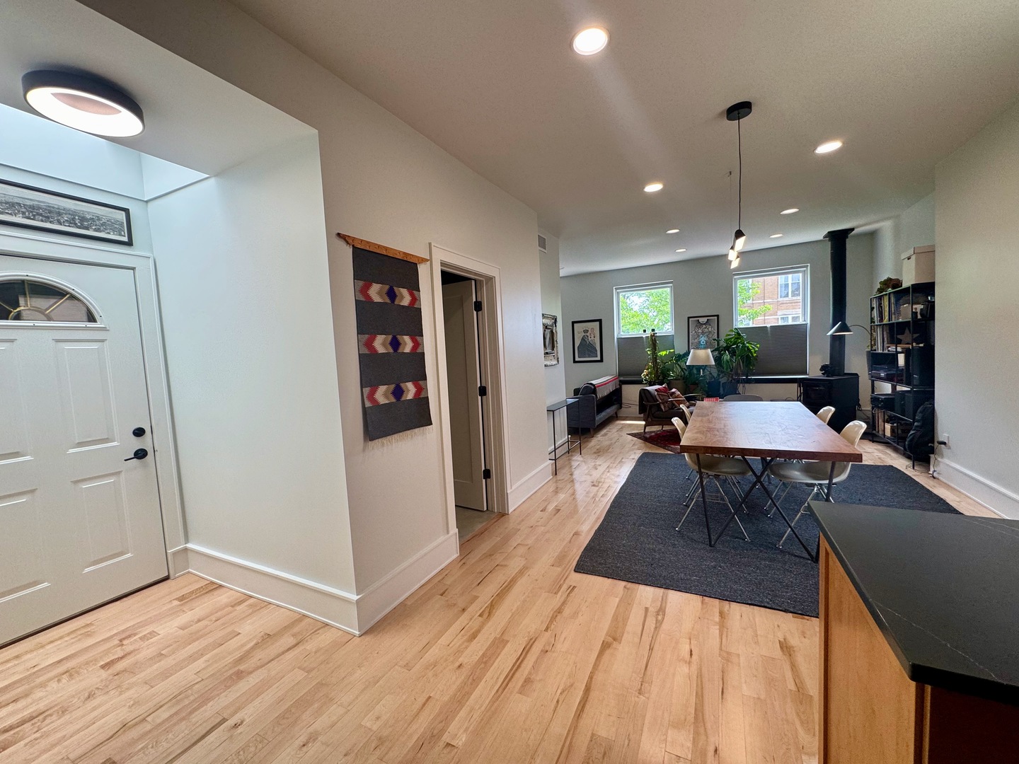 2746 W Chicago Avenue