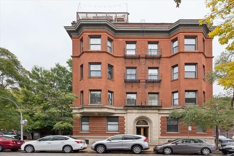 2801 N Seminary Street 4S Chicago IL 60657