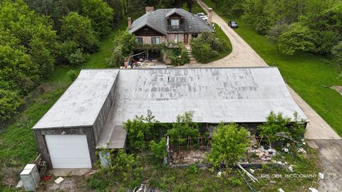 Tiny photo for 91 S Milwaukee Avenue, Vernon Hills, IL 60061 (MLS # 12489628)
