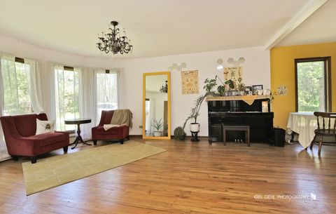 Tiny photo for 91 S Milwaukee Avenue, Vernon Hills, IL 60061 (MLS # 12489628)