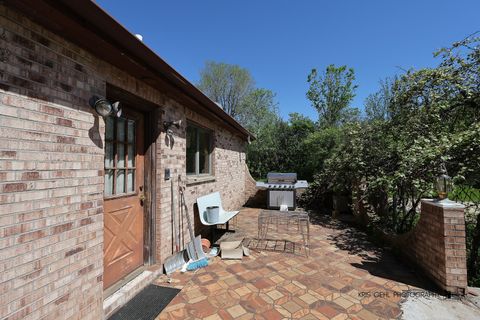 Tiny photo for 91 S Milwaukee Avenue, Vernon Hills, IL 60061 (MLS # 12489628)