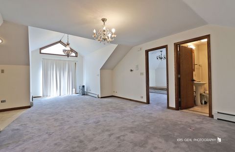Tiny photo for 91 S Milwaukee Avenue, Vernon Hills, IL 60061 (MLS # 12489628)