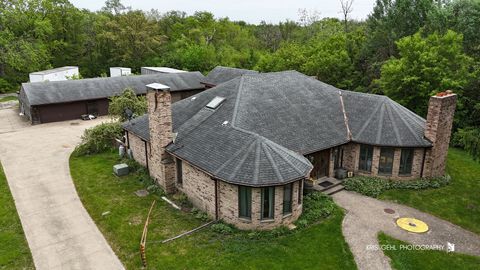 Photo of 91 S Milwaukee Avenue, Vernon Hills, IL 60061 (MLS # 12489628)