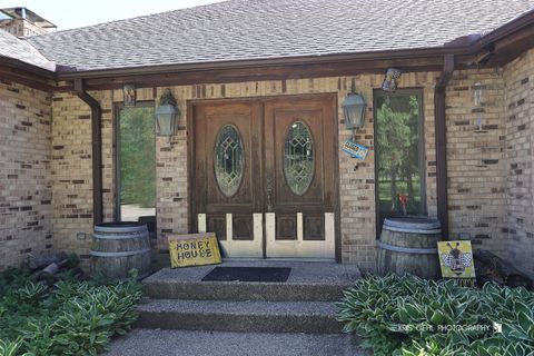 Tiny photo for 91 S Milwaukee Avenue, Vernon Hills, IL 60061 (MLS # 12489628)