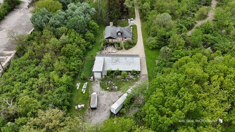 Tiny photo for 91 S Milwaukee Avenue, Vernon Hills, IL 60061 (MLS # 12489628)