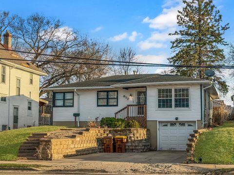 Tiny photo for 817 W Empire Street, Freeport, IL 61032 (MLS # 12605408)