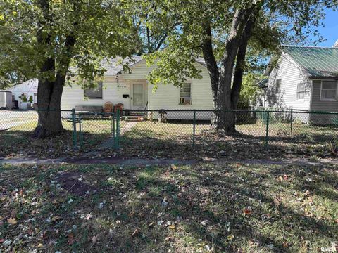 Tiny photo for 1210 S HICKORY Street, Centralia, IL 62801 (MLS # EB460198)